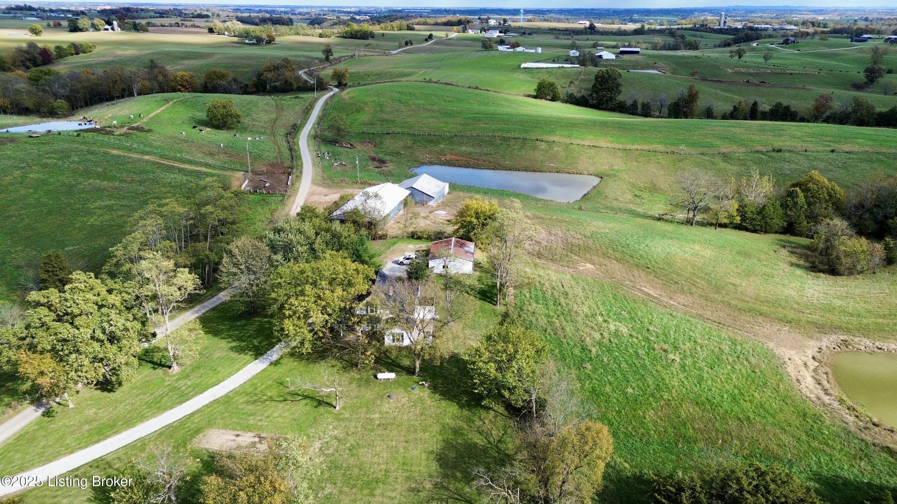 2287 Old Elizabethtown Road Springfield, KY 40069 - Photo 5 of 55 dji_fly_20251031_151426_80_1761937570647