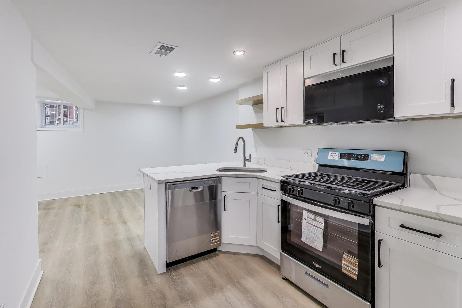 3445 West Walnut Street Chicago, IL 60624 - Photo 33 of 45