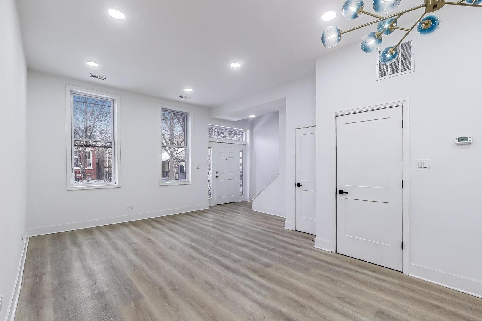 3445 West Walnut Street Chicago, IL 60624 - Photo 6 of 45