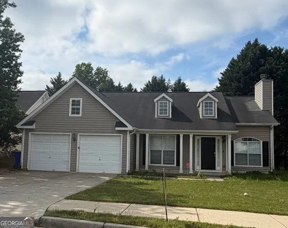 $2,400 | 3020 Meadow Glen Pass, Fairburn, GA 30213