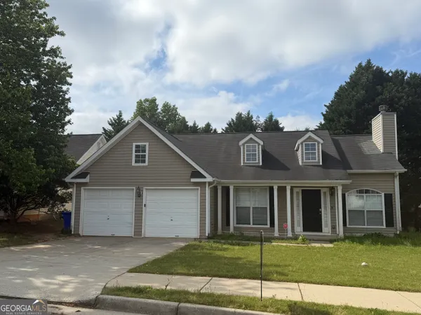 $2,400 | 3020 Meadow Glen Pass, Fairburn, GA 30213