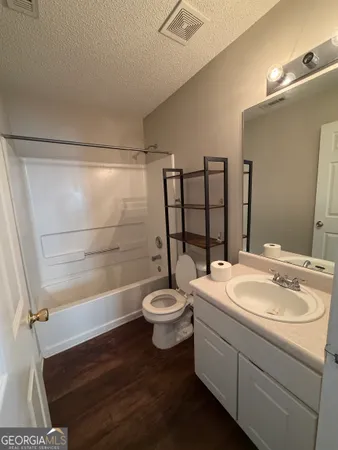 $2,400 | 3020 Meadow Glen Pass, Fairburn, GA 30213
