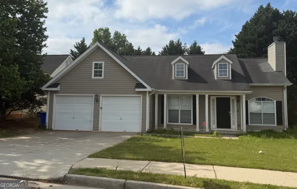 $2,400 | 3020 Meadow Glen Pass, Fairburn, GA 30213