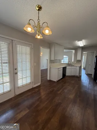 $2,400 | 3020 Meadow Glen Pass, Fairburn, GA 30213