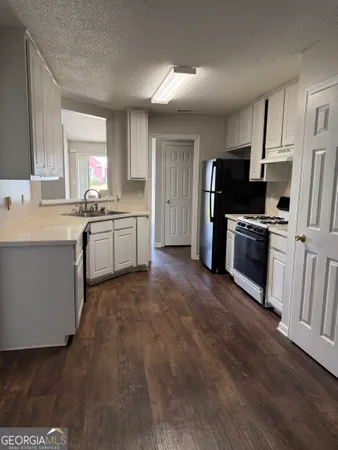 $2,400 | 3020 Meadow Glen Pass, Fairburn, GA 30213