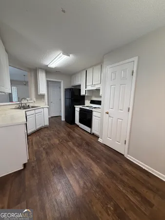 $2,400 | 3020 Meadow Glen Pass, Fairburn, GA 30213