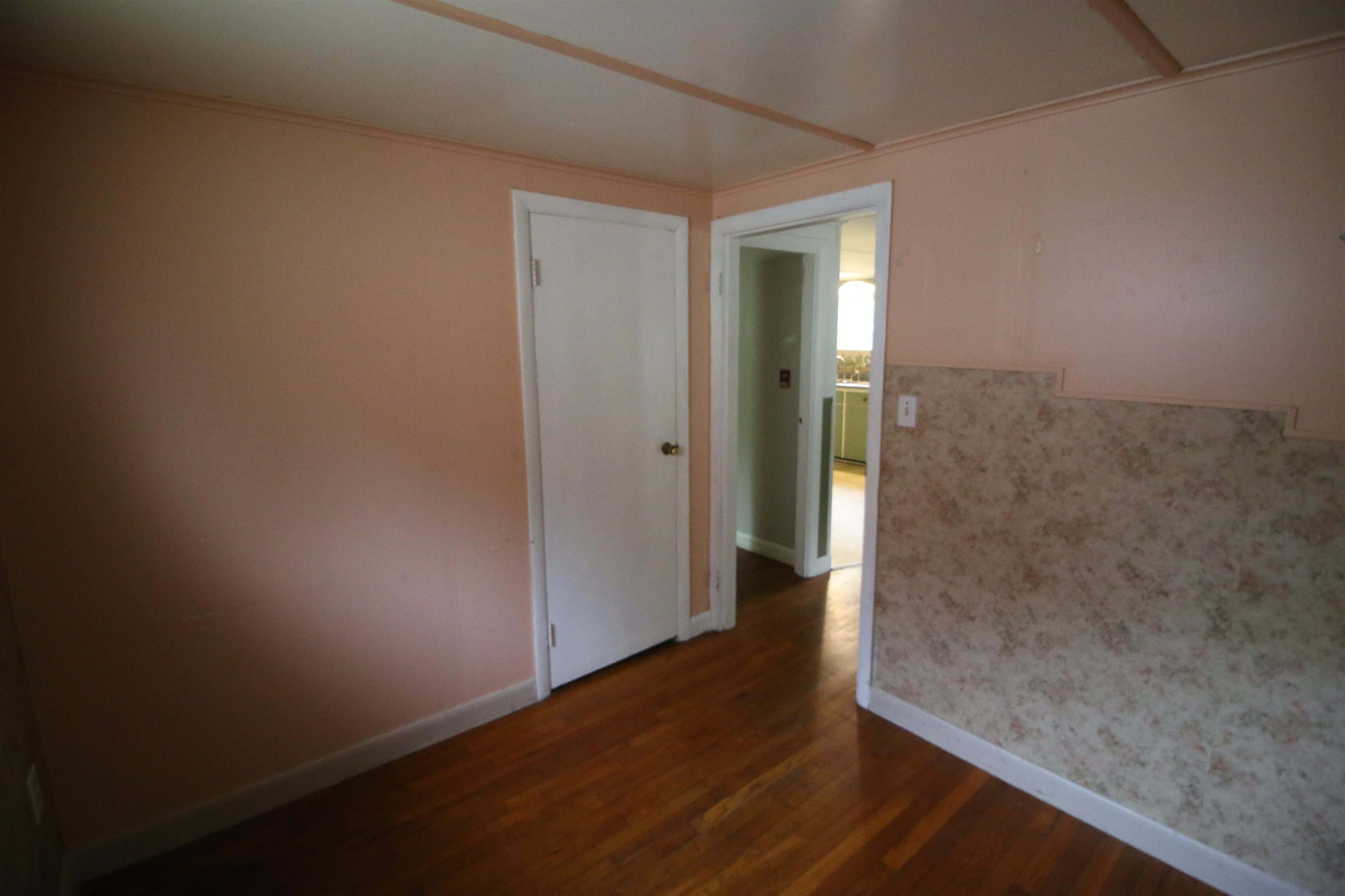 21 McDuffee Street Rochester, NH 03867 - Photo 3 of 20