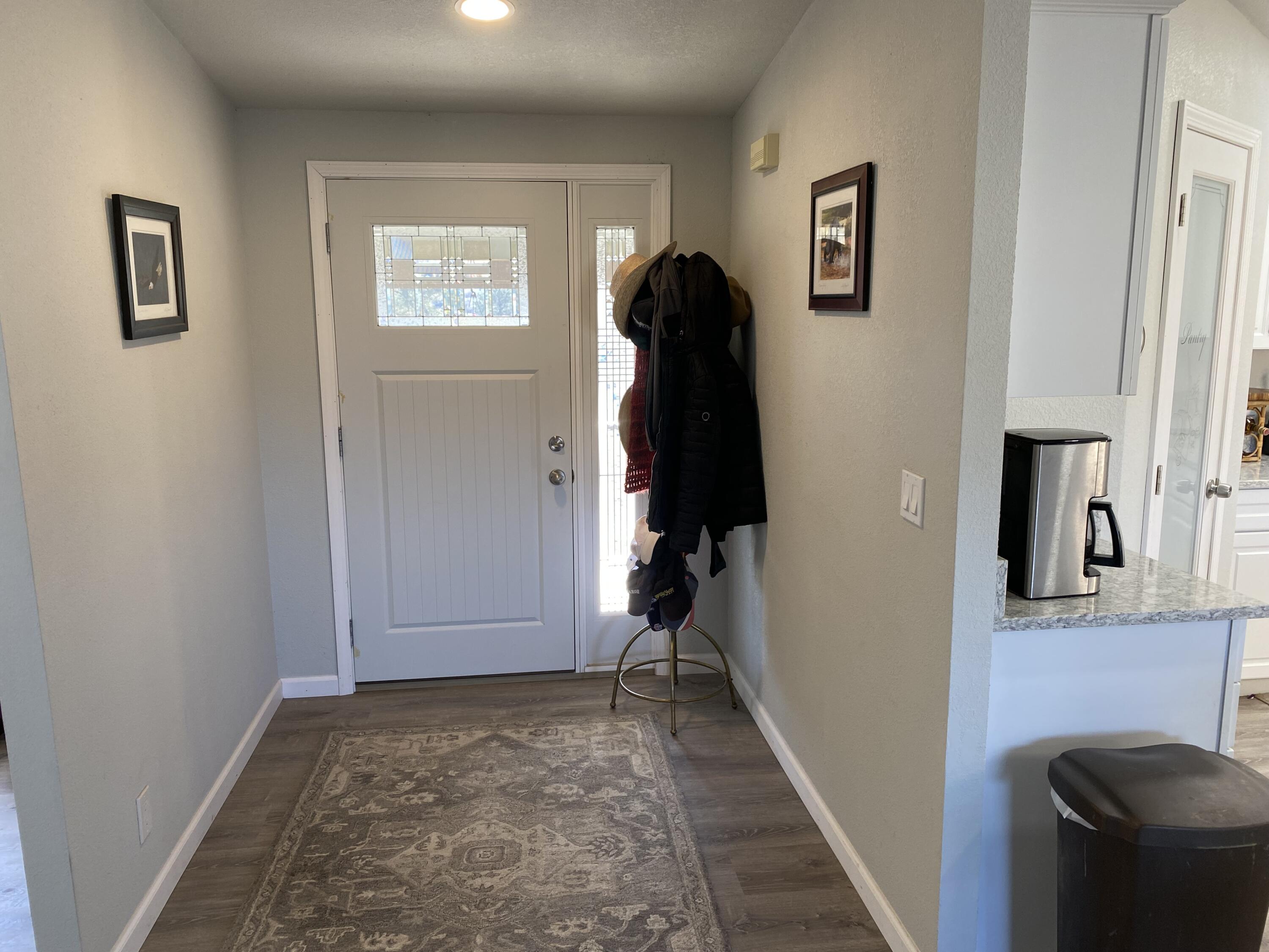 32227 Rivers Drive Chiloquin, OR 97624 - Photo 6 of 55 Main entry into home
