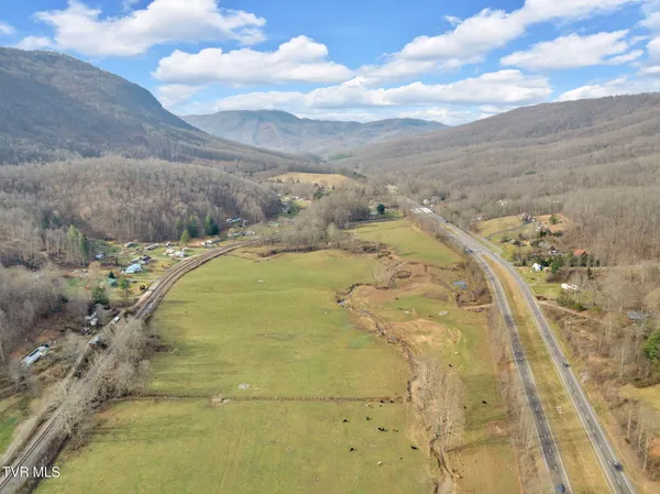 $300,000 | 27572 Hwy 23h Dryden Va 24243, Big Stone Gap, VA 24219