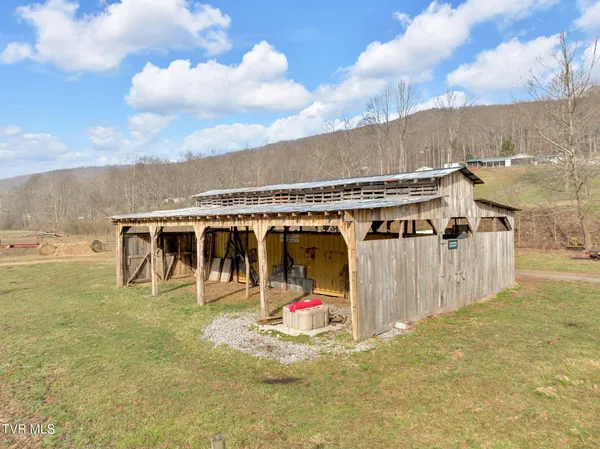 $300,000 | 27572 Hwy 23h Dryden Va 24243, Big Stone Gap, VA 24219