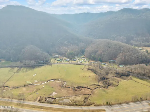 $300,000 | 27572 Hwy 23h Dryden Va 24243, Big Stone Gap, VA 24219
