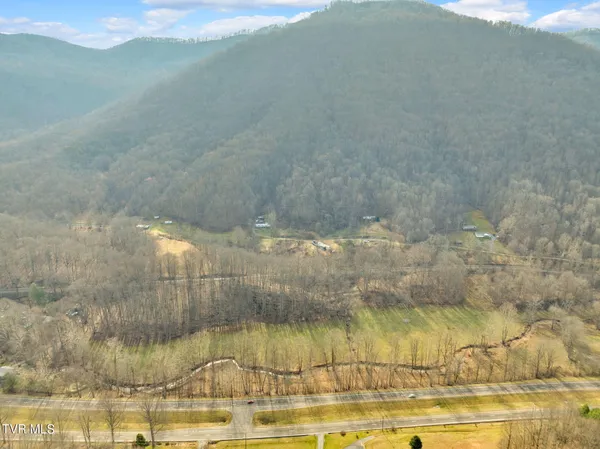 $300,000 | 27572 Hwy 23h Dryden Va 24243, Big Stone Gap, VA 24219