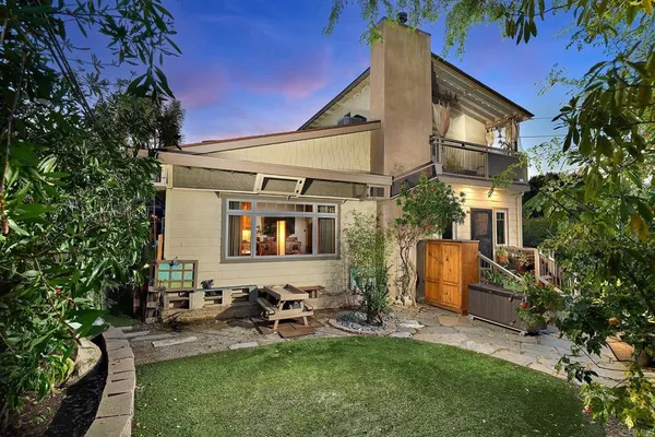 $900,000 | 923 Eucalyptus Avenue, Vista, CA 92084