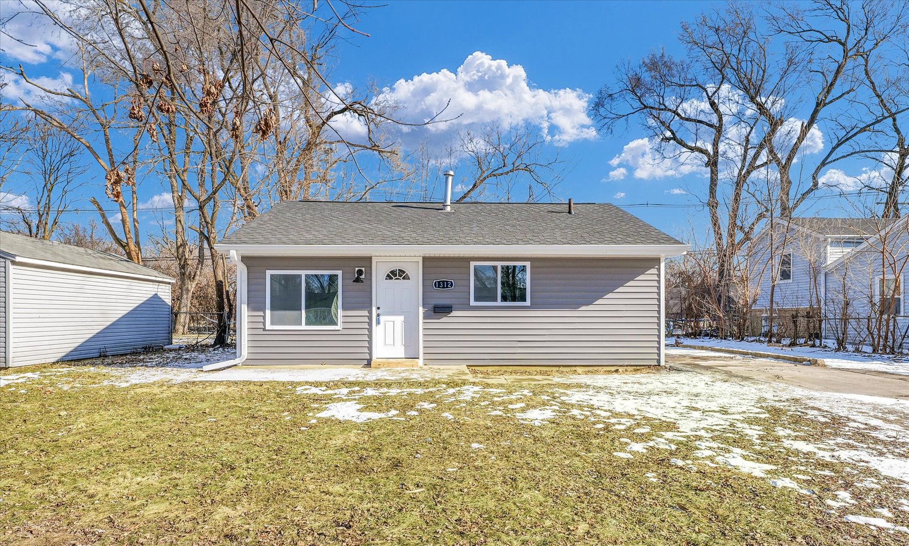 1312 Hedge Road Champaign, IL 61821 - Photo 1 of 29 Gallery Image 1