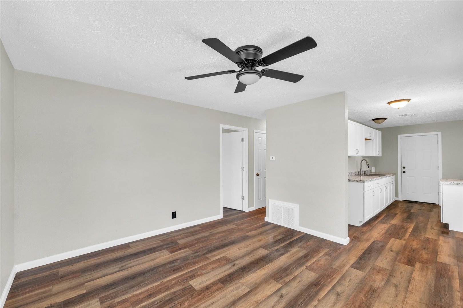 1312 Hedge Road Champaign, IL 61821 - Photo 6 of 29 Gallery Image 6