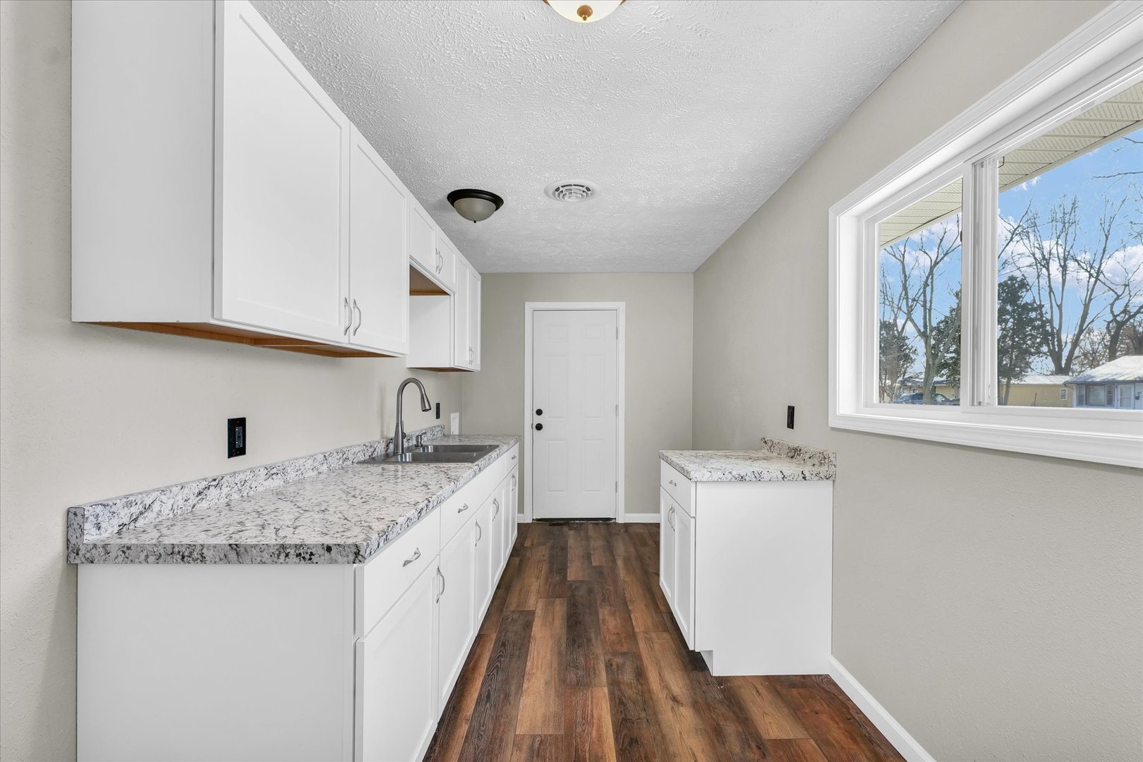 1312 Hedge Road Champaign, IL 61821 - Photo 9 of 29 Gallery Image 9