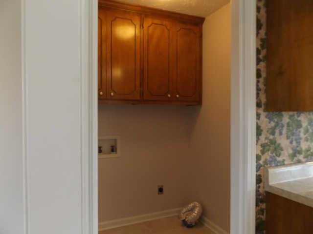 902 Franklin Road Charlotte, TN 37036 - Photo 16 of 20 Utility Room / Door is newly painted and is in Garage to be put up later