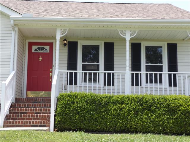 902 Franklin Road Charlotte, TN 37036 - Photo 2 of 20 Pretty porch