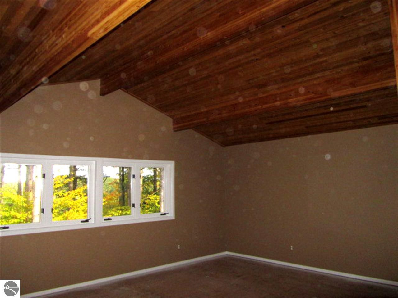 8990 East Erdt Road Suttons Bay, MI 49682 - Photo 15 of 28 1777373-14.JPG