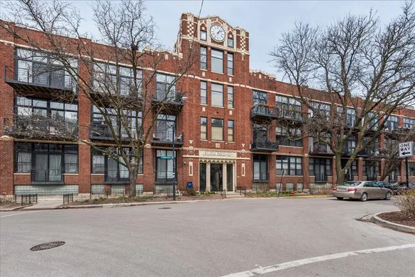$3,400 | 2300 West Wabansia Avenue, Unit 301, Chicago, IL 60647