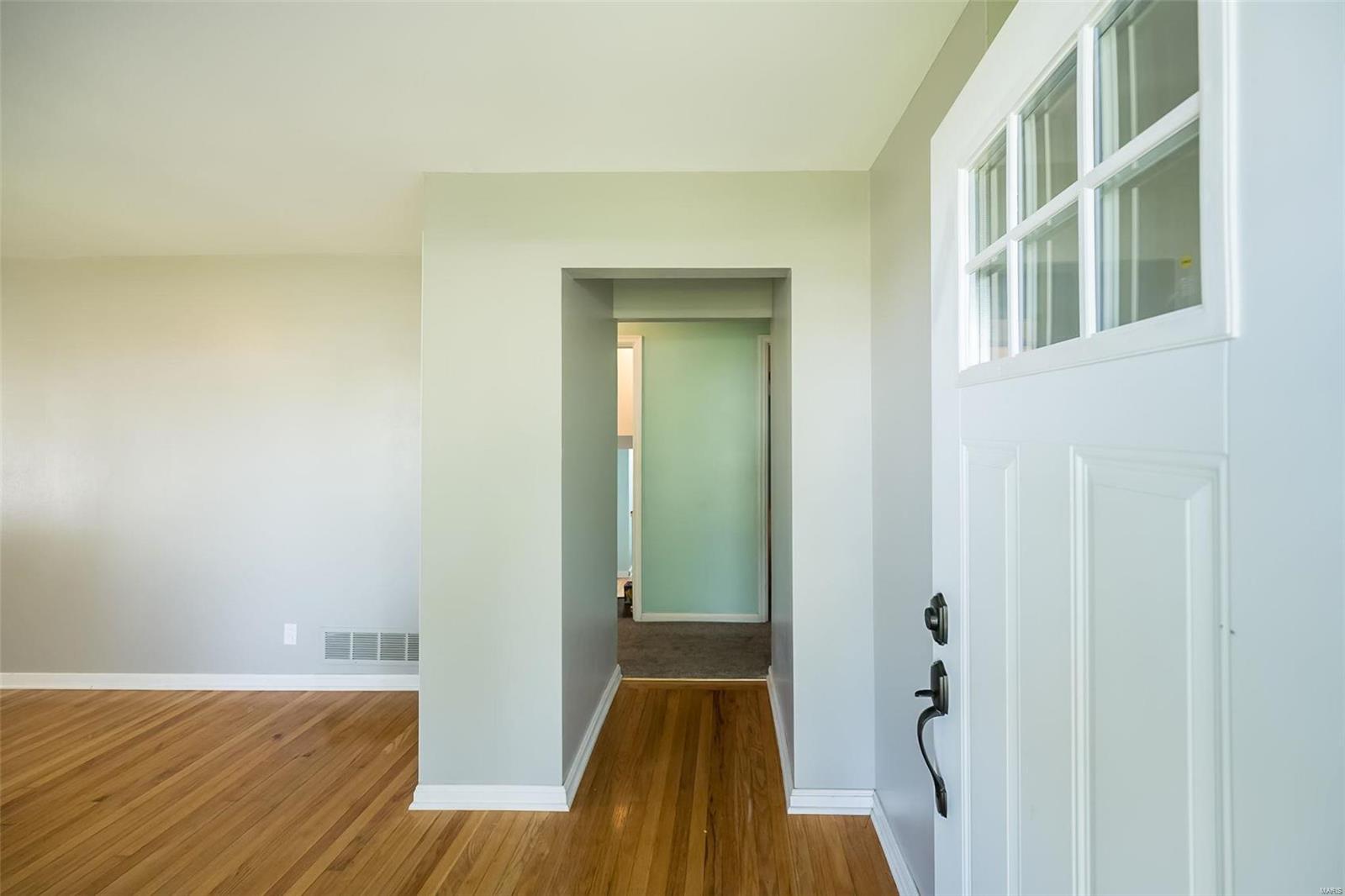 4742 Mattis Road St. Louis, MO 63128 - Photo 6 of 50 Gallery Image 6