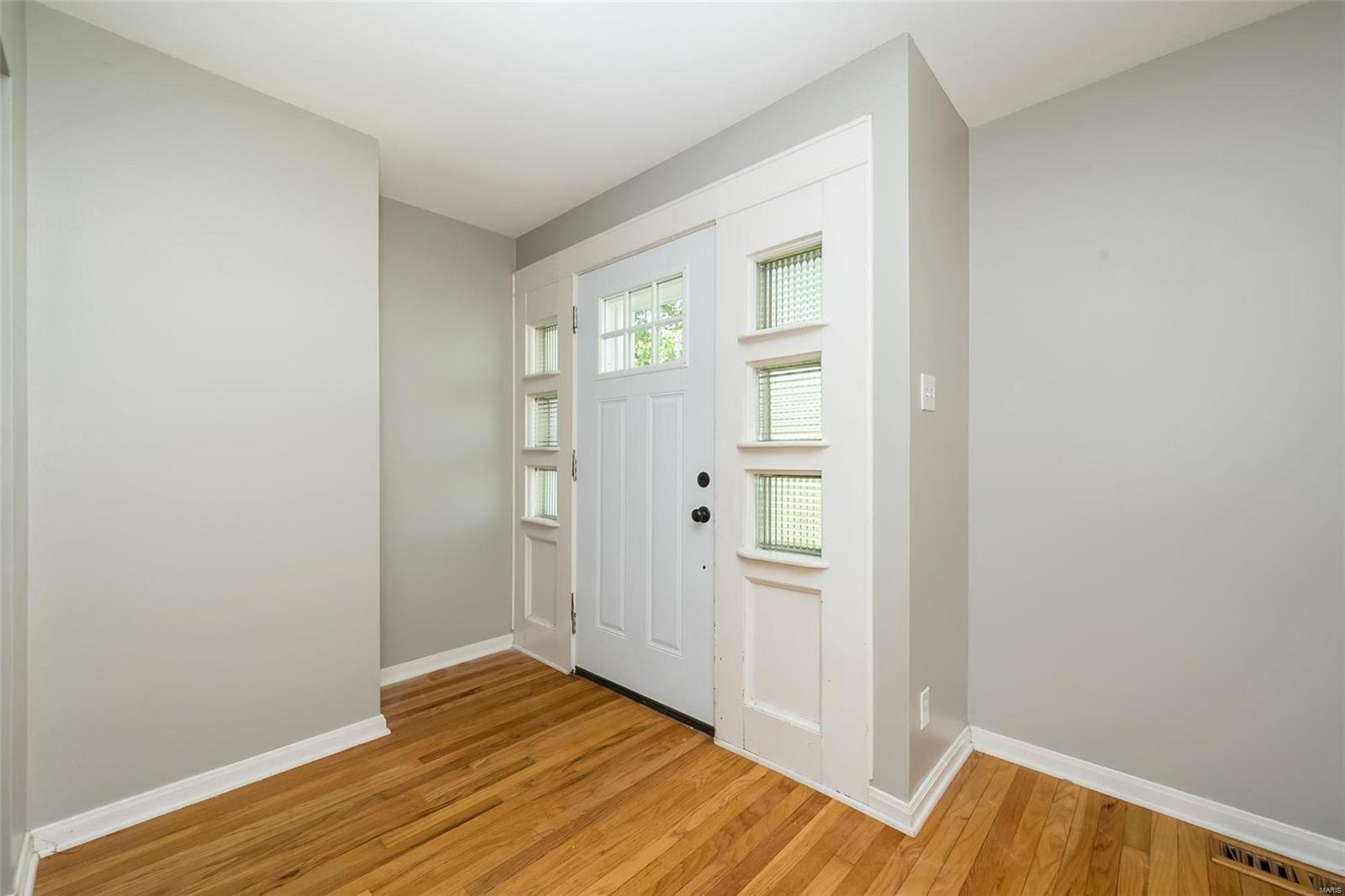 4742 Mattis Road St. Louis, MO 63128 - Photo 8 of 50 Gallery Image 8