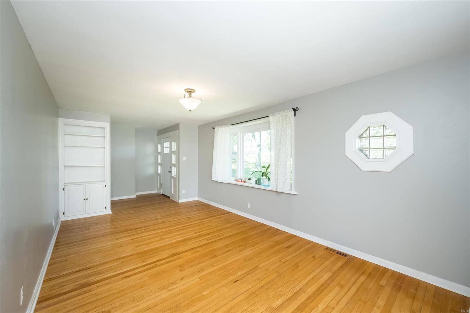 4742 Mattis Road St. Louis, MO 63128 - Photo 10 of 50 Gallery Image 10