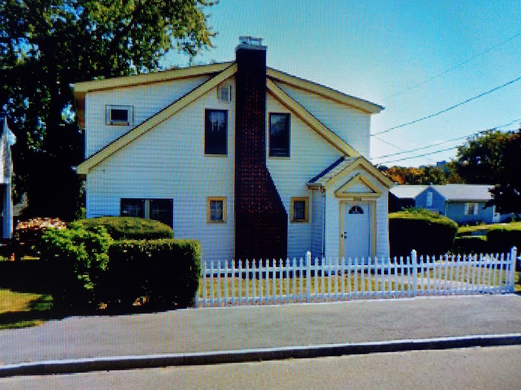 1046 Riverside Avenue Somerset, MA 02726 - Photo 3 of 27 Gallery Image 3