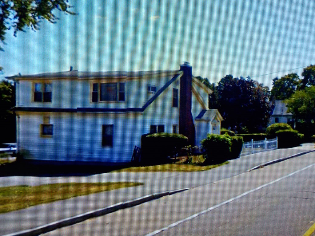 1046 Riverside Avenue Somerset, MA 02726 - Photo 4 of 27 Gallery Image 4