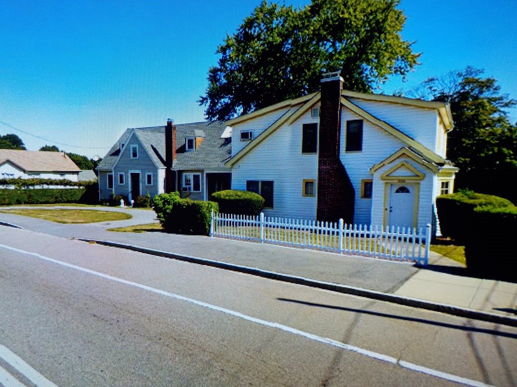 1046 Riverside Avenue Somerset, MA 02726 - Photo 10 of 27 Gallery Image 10