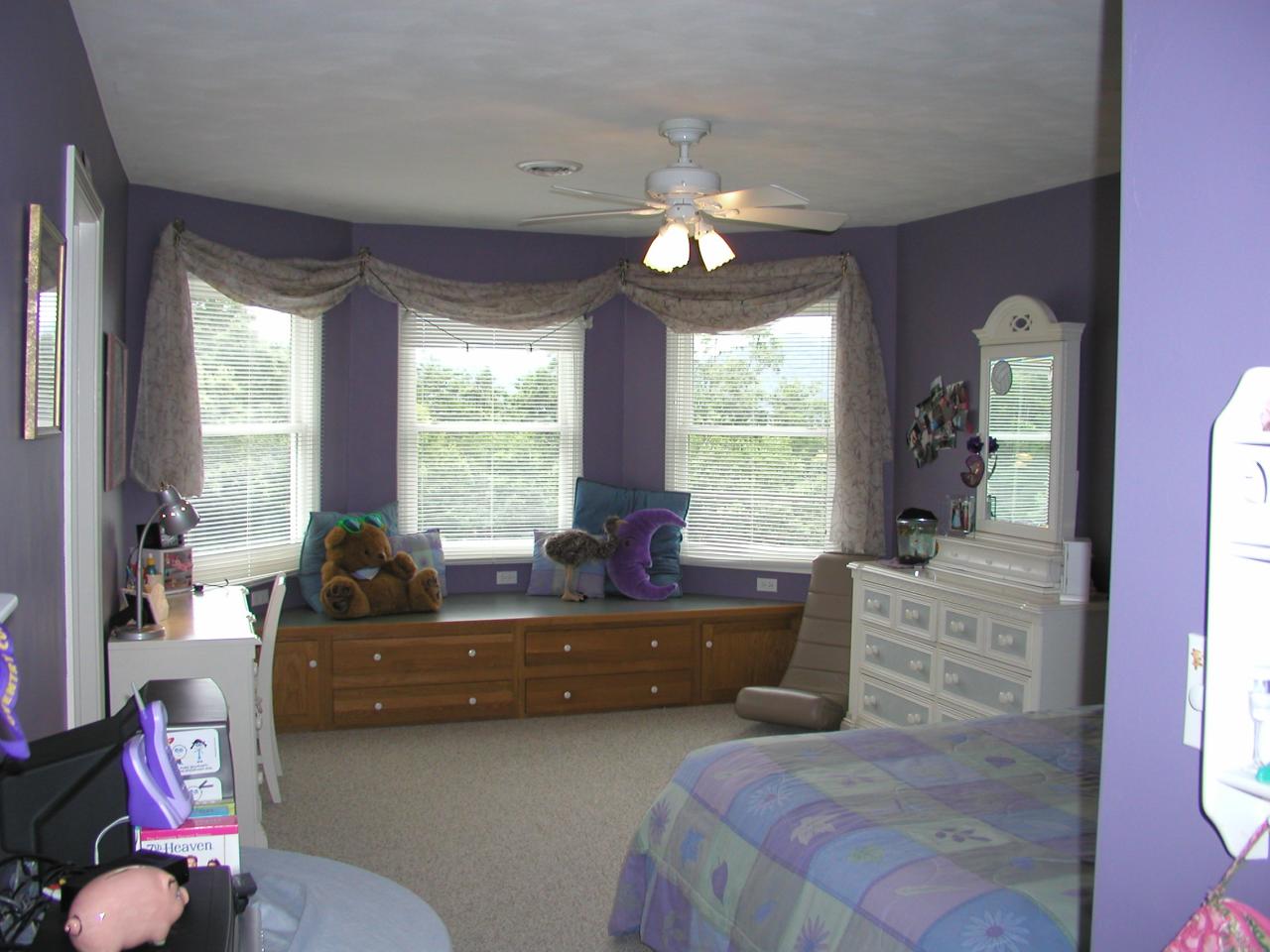 2905 New Ridge Road Elliston, VA 24087 - Photo 9 of 11 a living room with furniture and a large window