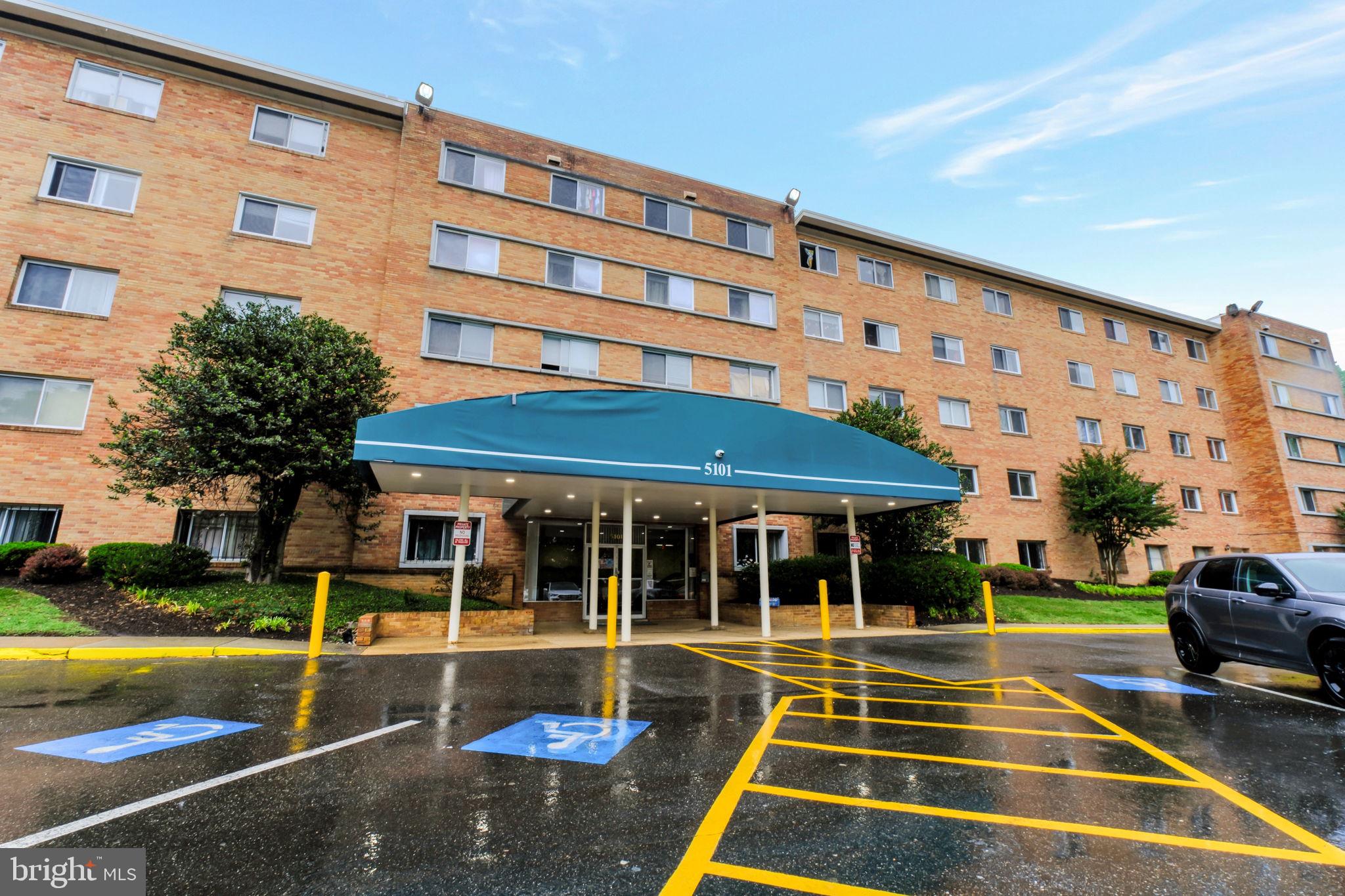 5101 8th Road South, Unit 102 Arlington, VA 22204 - Photo 15 of 19 a view of a building with a swimming pool