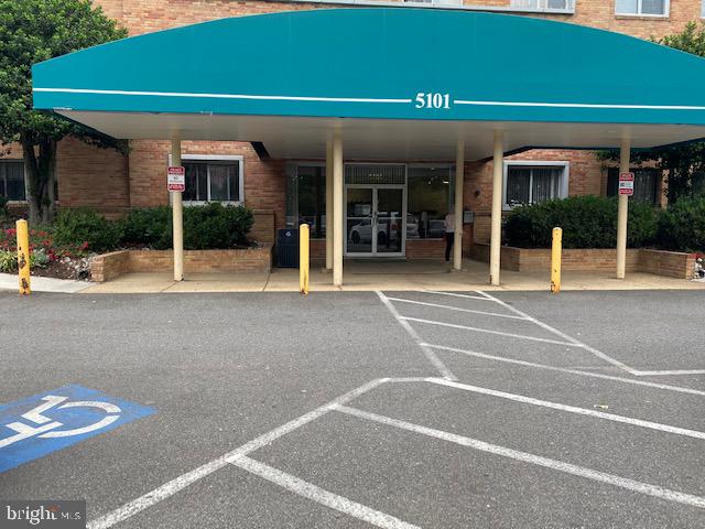 5101 8th Road South, Unit 102 Arlington, VA 22204 - Photo 3 of 25 Entance
