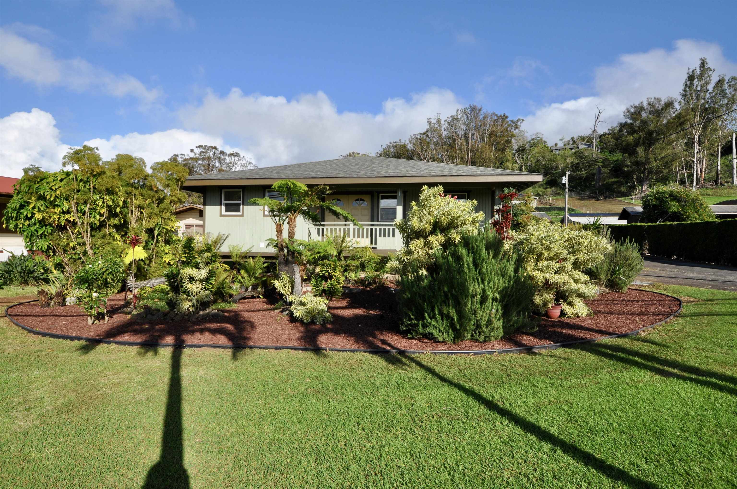 2835 Kaupakalua Road Haiku, HI 96708 - Photo 2 of 31