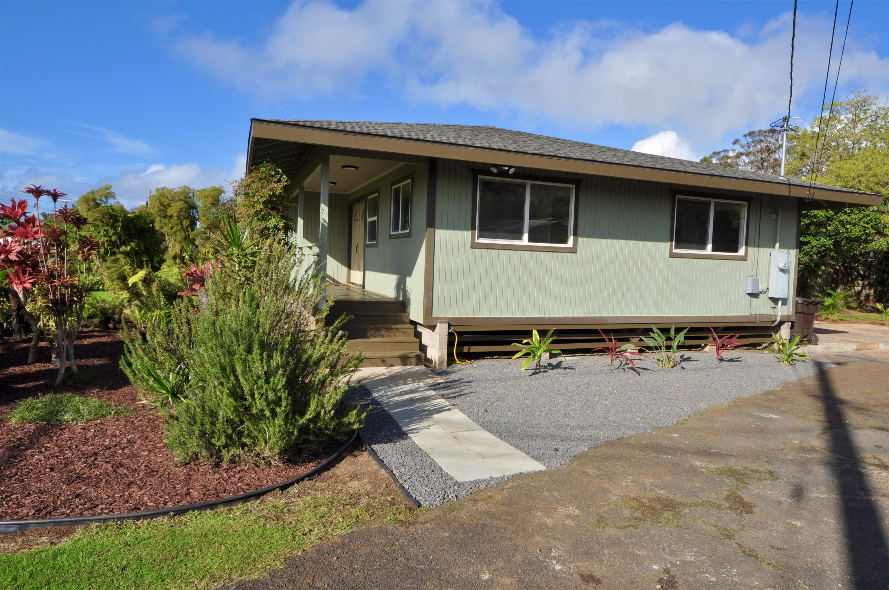 2835 Kaupakalua Road Haiku, HI 96708 - Photo 23 of 31 a view of a house with patio