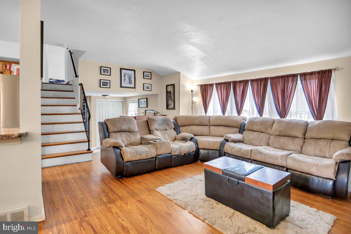 207 Wilson Road Cherry Hill, NJ 08002 - Photo 10 of 26 Gallery Image 10