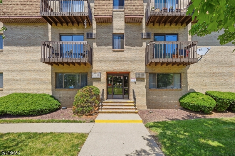 2 Honiss Street, Unit 2A Newark, NJ 07107 - Photo 2 of 25