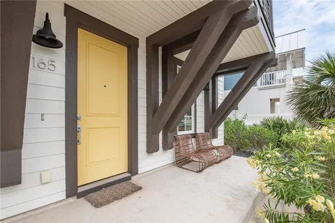 a view of an entryway of the house
