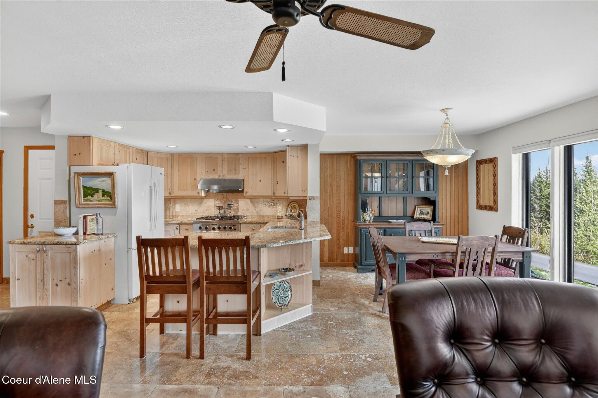 155 Crystal Springs Road, Unit 401 Sandpoint, ID 83864 - Photo 11 of 39 16-126041818