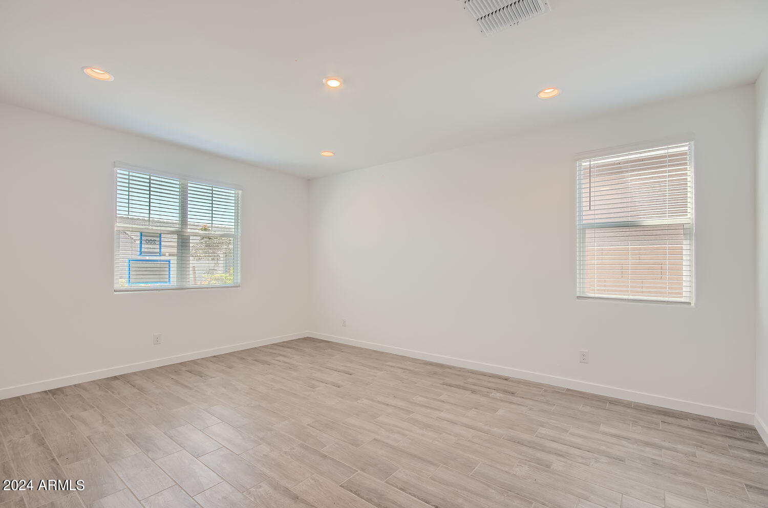 3264 West Peak View Road Phoenix, AZ 85083 - Photo 29 of 43 Living Room