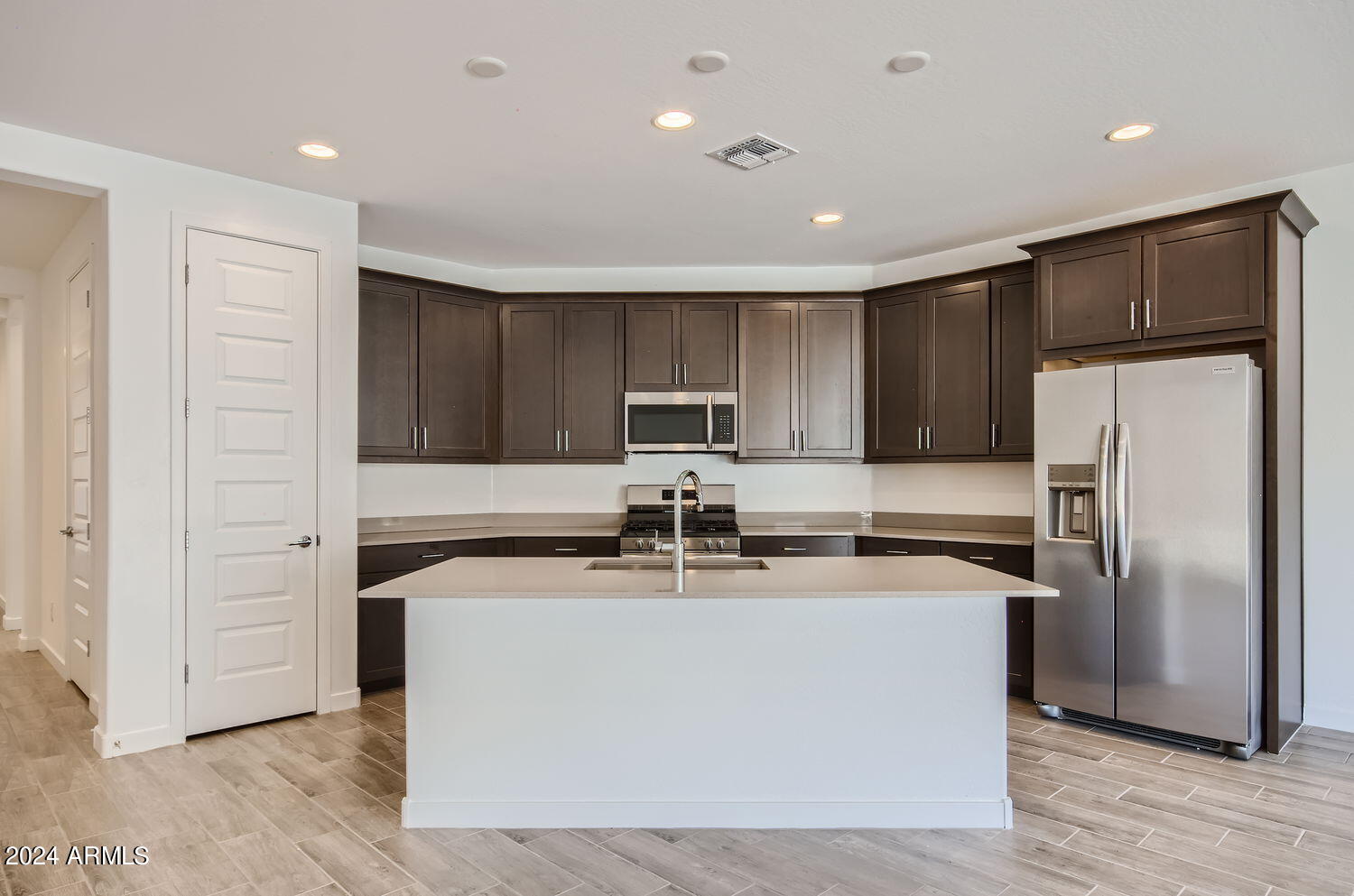 3264 West Peak View Road Phoenix, AZ 85083 - Photo 39 of 43 Kitchen