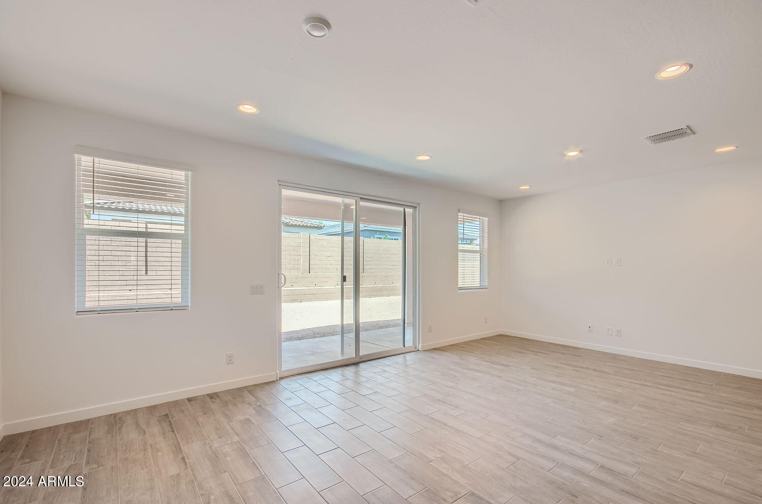 3264 West Peak View Road Phoenix, AZ 85083 - Photo 41 of 43 Great Room