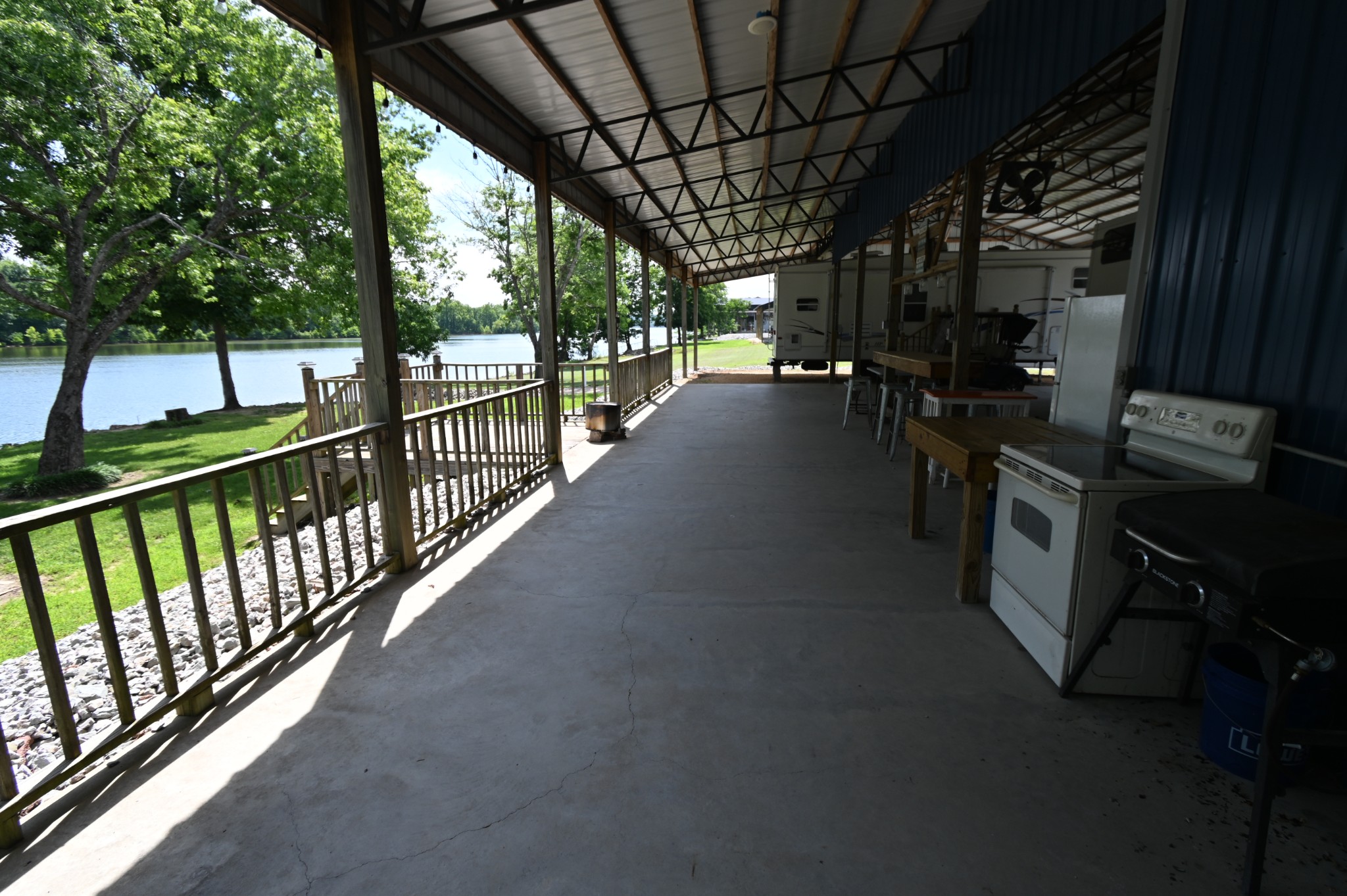 1067 WC PICKETT Road Clifton, TN 38425 - Photo 18 of 40