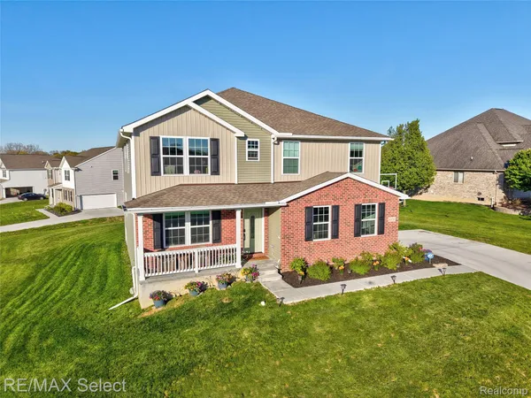 $549,900 | 8371 Crossbow Court, Grand Blanc, MI 48439
