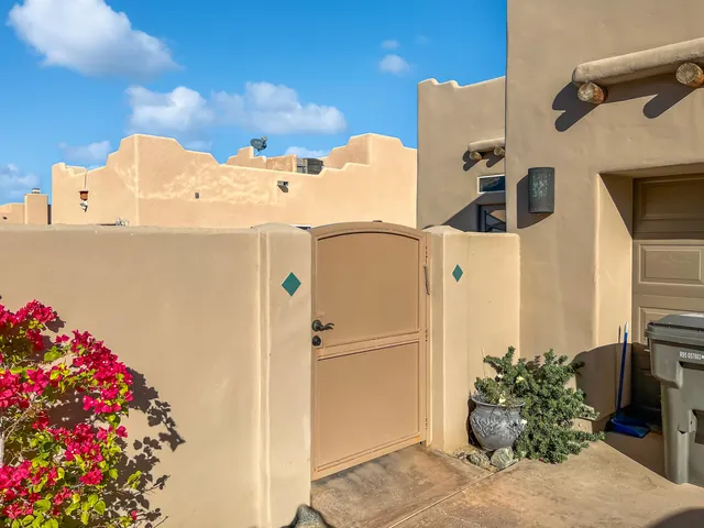 $3,000 | 54670 Avenida Alvarado, La Quinta, CA 92253
