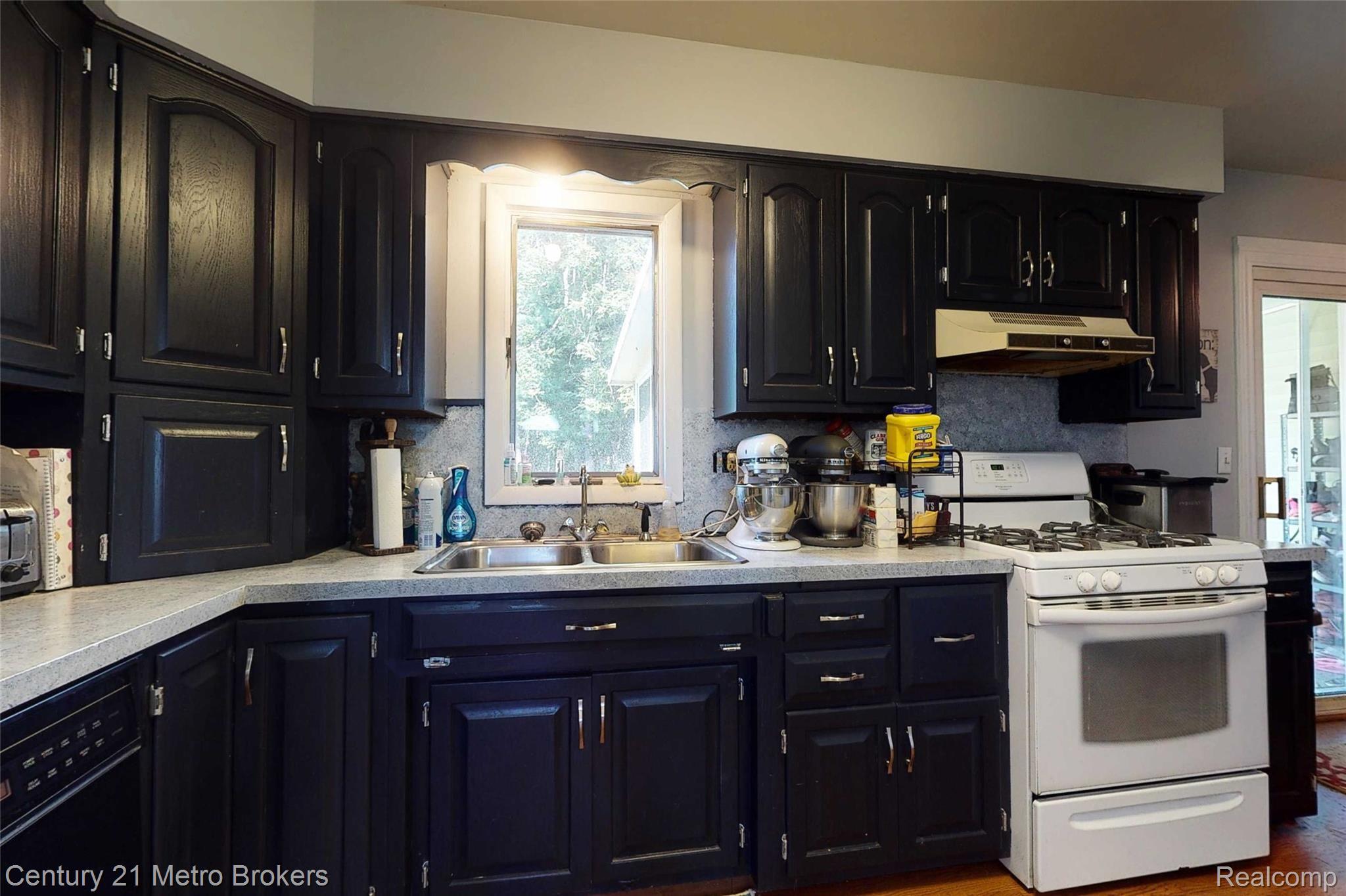 10390-S-Dehmel-Rd-7 Kitchen.jpg