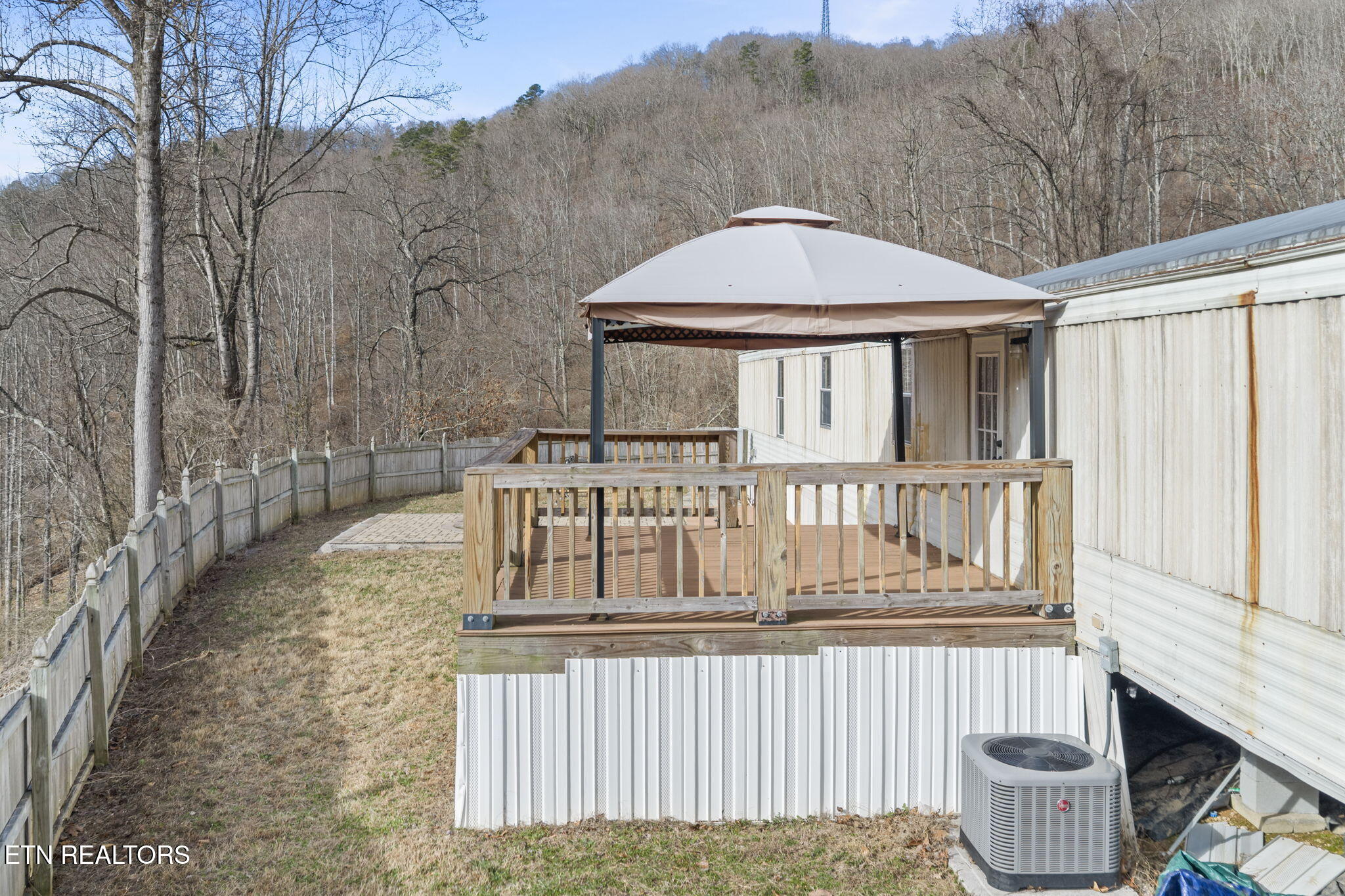 425 Northwest Bazel Road Harriman, TN 37748 - Photo 7 of 28 2-web-or-mls-425 Bazel--13
