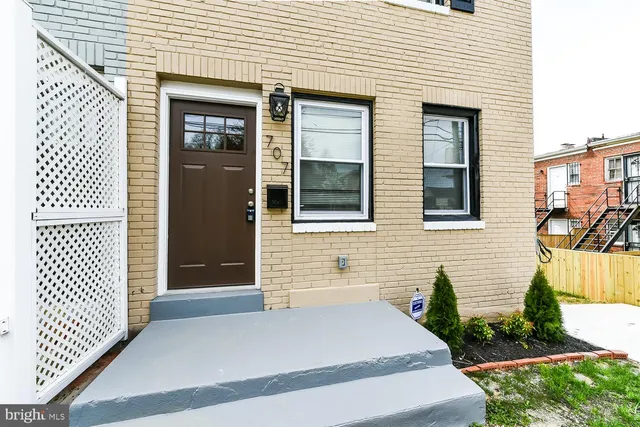$2,848 | 707 Congress Street Southeast, Washington, DC 20032