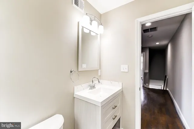 $2,848 | 707 Congress Street Southeast, Washington, DC 20032