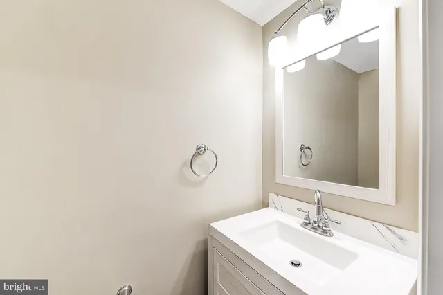 $2,848 | 707 Congress Street Southeast, Washington, DC 20032